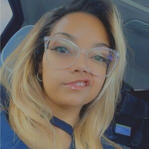 Meet your Posher, Christina